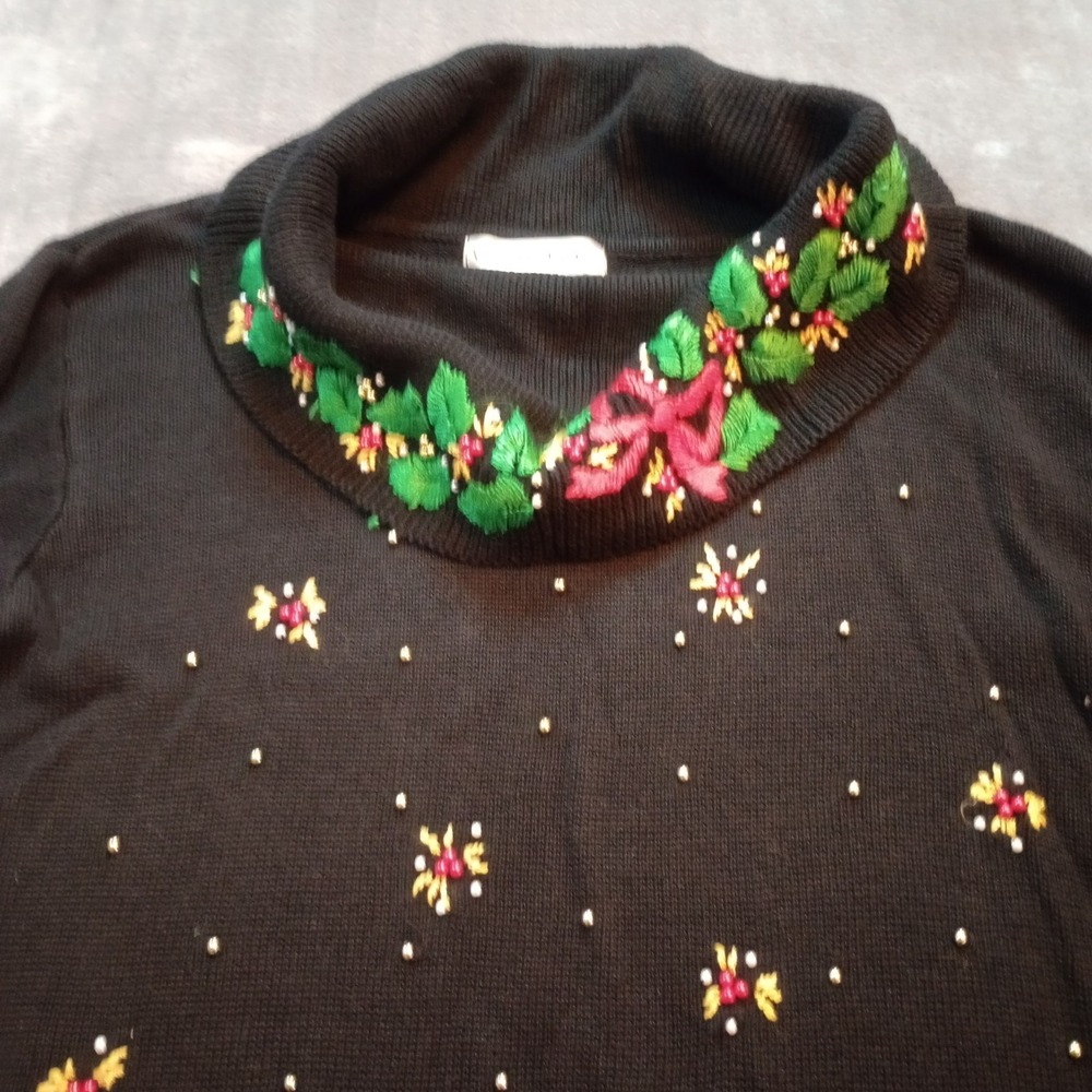 Victoria Jones Christmas Holiday‎ Sweater Tunic Holly Berries Beaded Size Medium - Picture 2 of 12